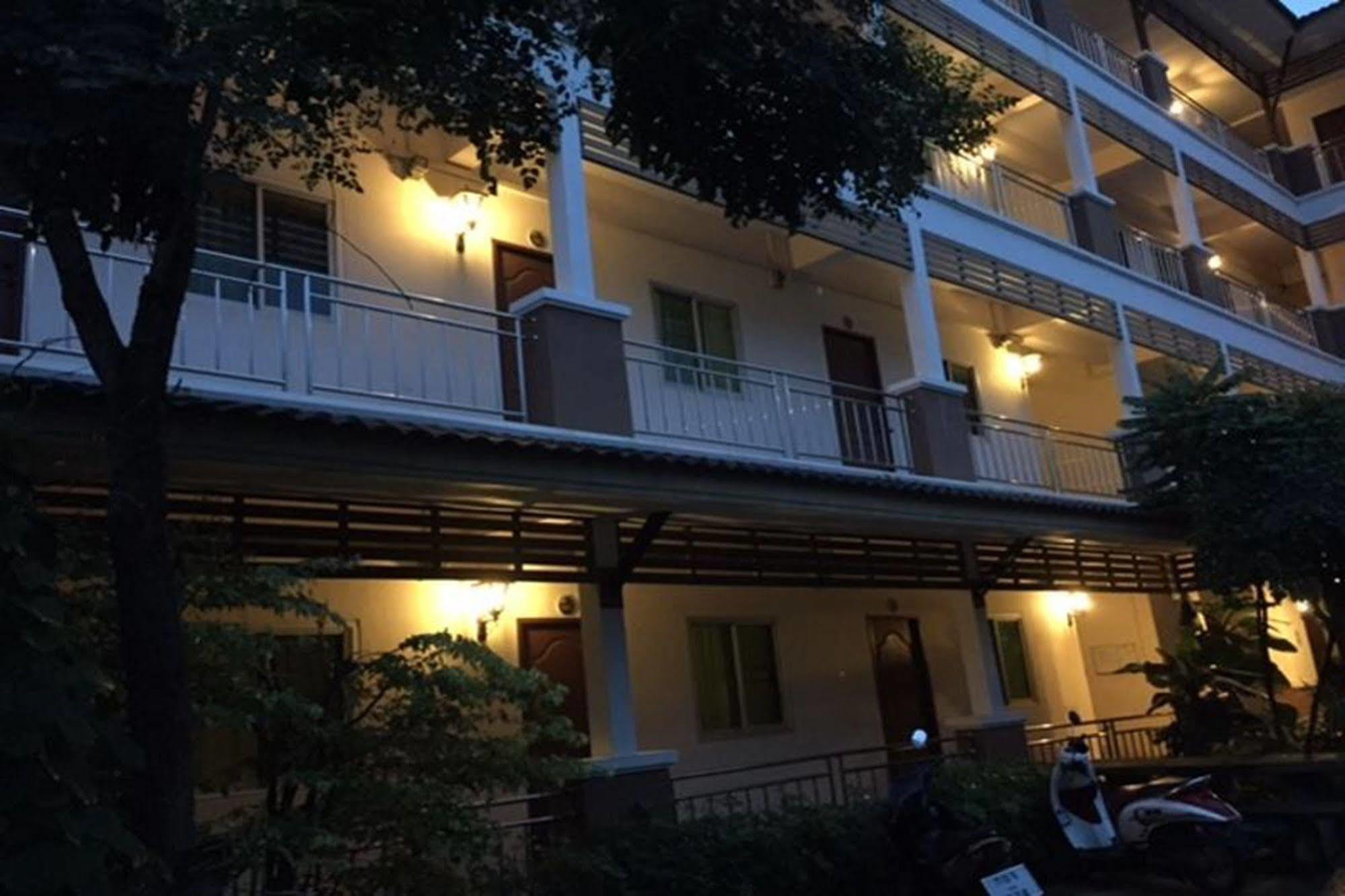 Hotel Nichapat Place Khon Kaen Exterior foto